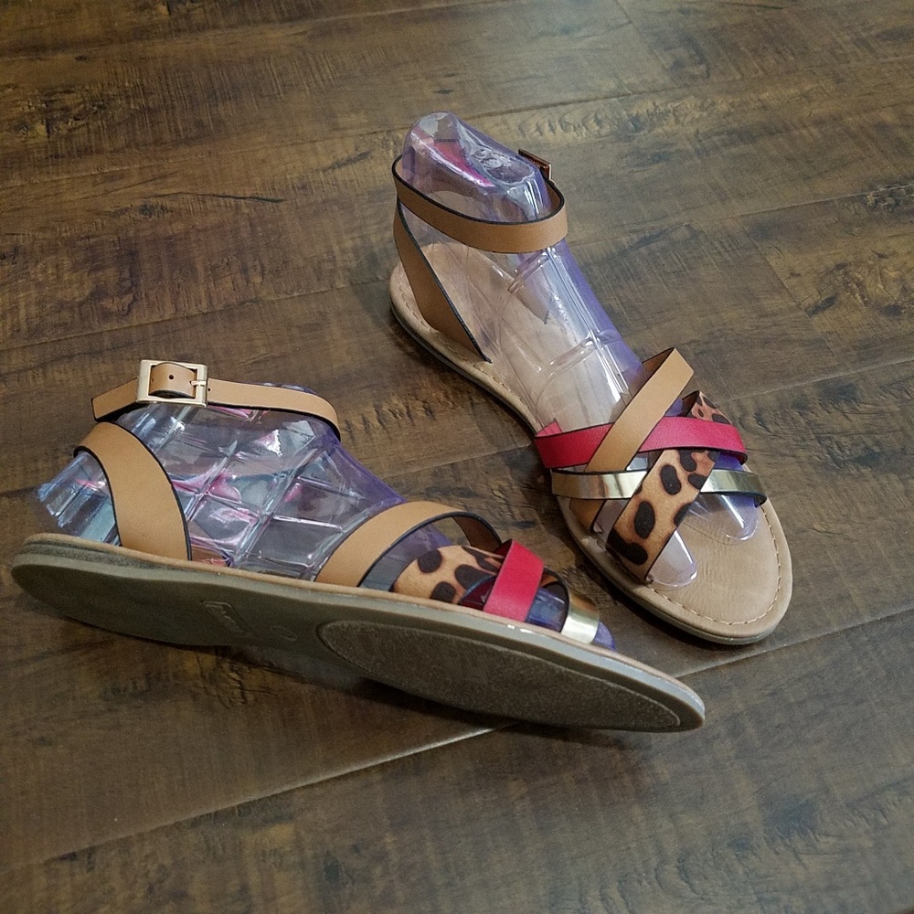 FLASH SALE! Animal Print Sandals - Picture 3 of 5